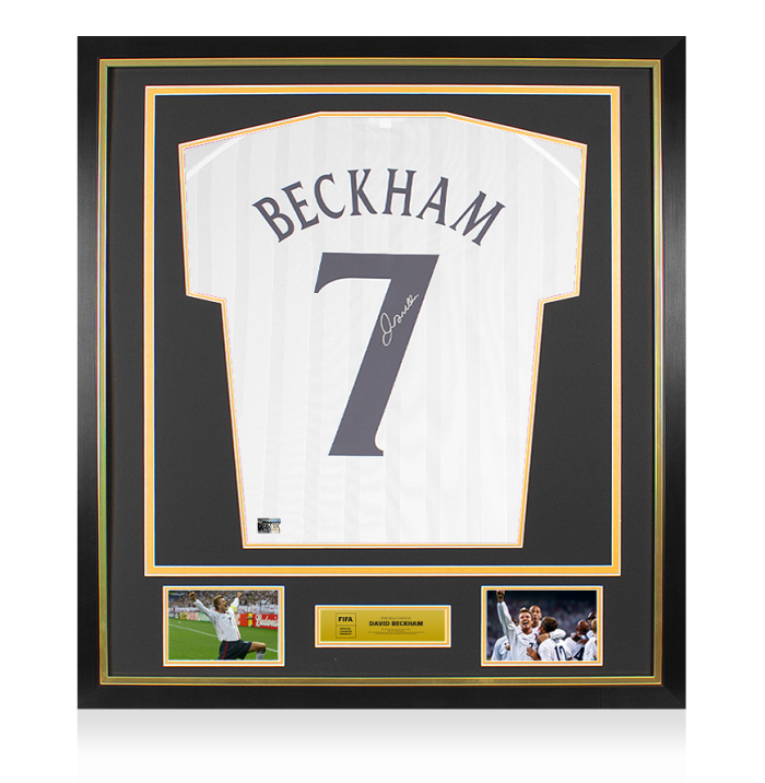 Sammlerstücke, signierte Erinnerungsstücke, David Beckham, signierter Fußball.